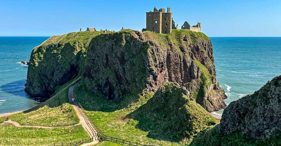 Aberdeen, Shire Castle & Distillery Private Group Day Tour - Dunnottar Castle: the day’s strongest visual stop