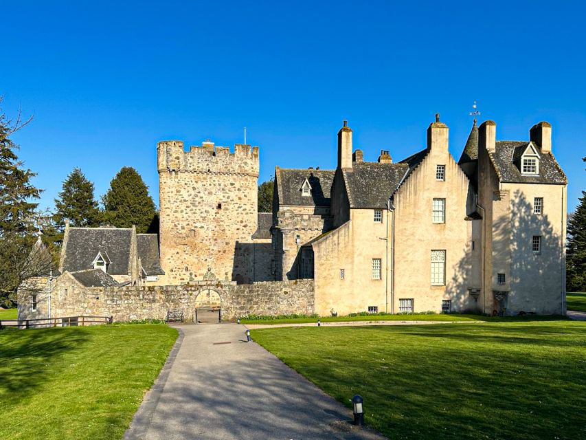 Aberdeen, Shire Castle & Distillery Private Group Day Tour - What the private guide adds