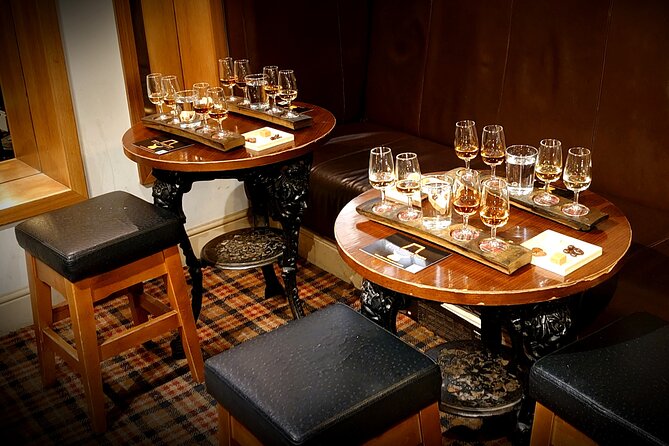 Afternoon Whisky Tasting in a Traditional Edinburgh Bar - The Jolly Judge adds local character