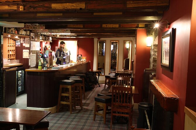 Afternoon Whisky Tasting in a Traditional Edinburgh Bar - Why four single malts make a good first lesson