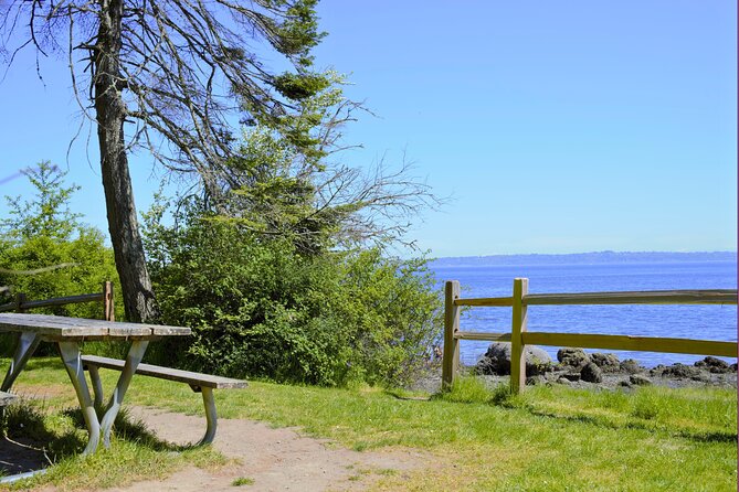 Bainbridge Island Discovery and Whiskey tasting Tour - Quiet time at Halls Hill Lookout and Labyrinth