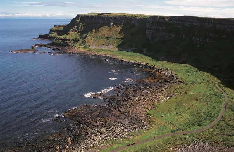 Belfast Giant's Causeway and Titanic Distillery Whiskey Tour - Key points at a glance