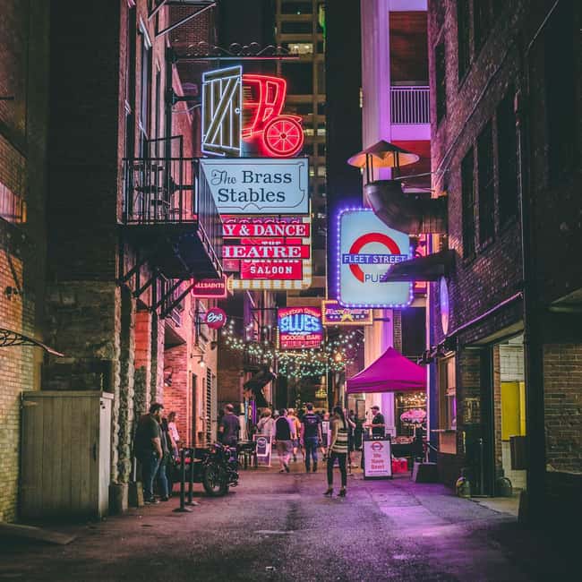 Bootleg & Barrels: A Tennessee Whiskey Tasting Experience - Practical tips for a smoother evening