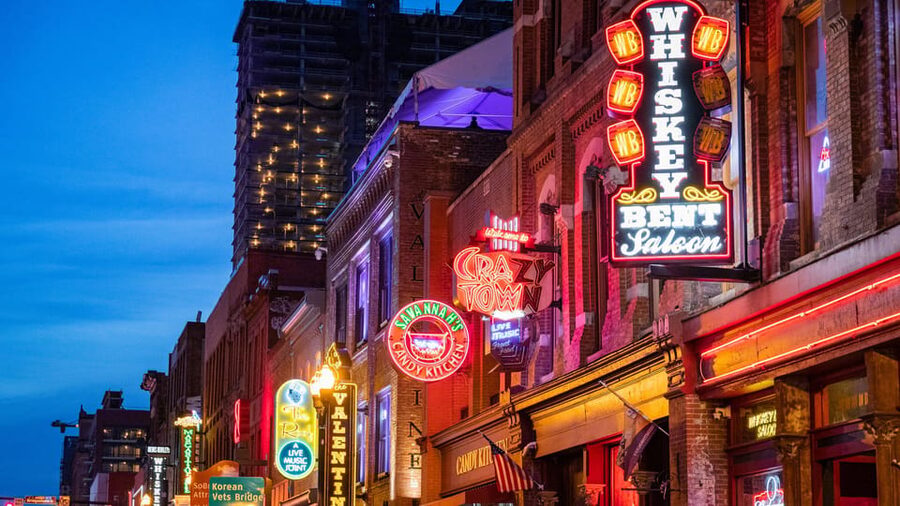 Bootleg & Barrels: A Tennessee Whiskey Tasting Experience - The stories behind the pours