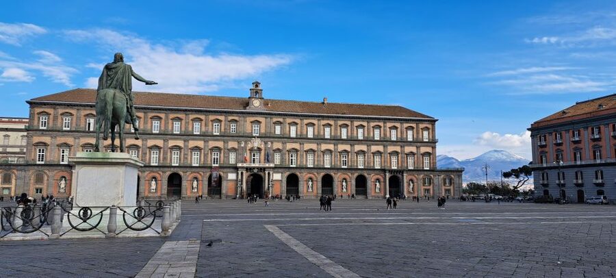 Bourbon Naples: Exclusive guide and Royal Palace pass - Key points at a glance