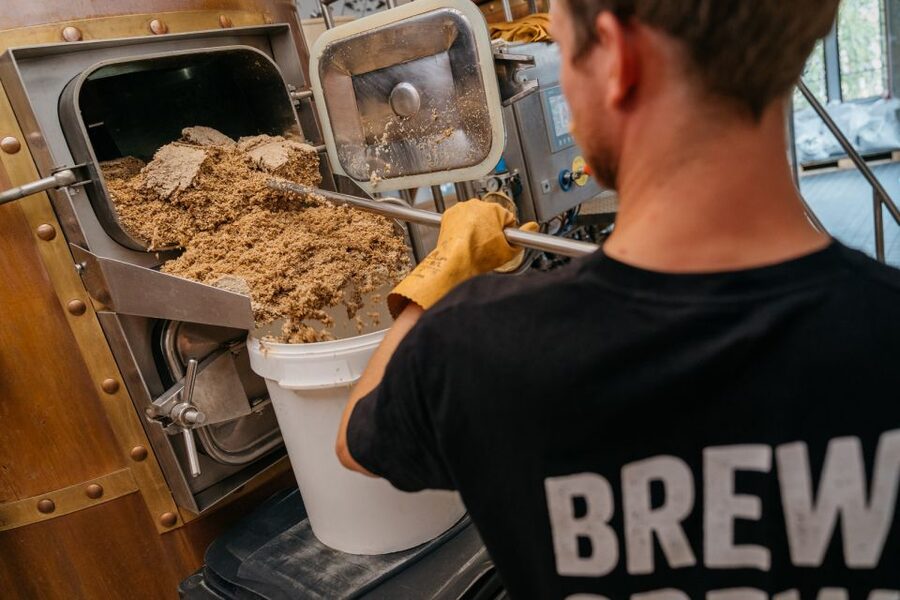 Bruges: Bourgogne des Flandres Brewery and Distillery Visit - Price, languages, and practical details