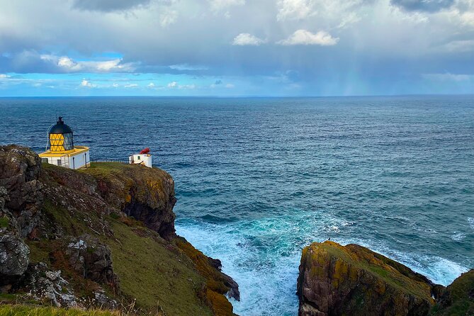 Castles, Coastline and Whisky Tasting Tour with Admission - St Abbs Head, where cliffs meet modern geology