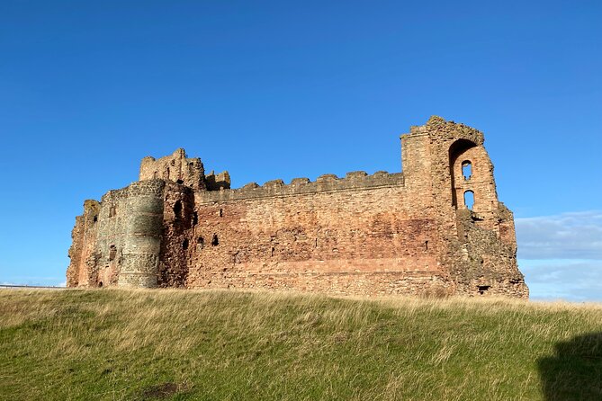 Castles, Coastline and Whisky Tasting Tour with Admission - Price, value, and who gets the most from it