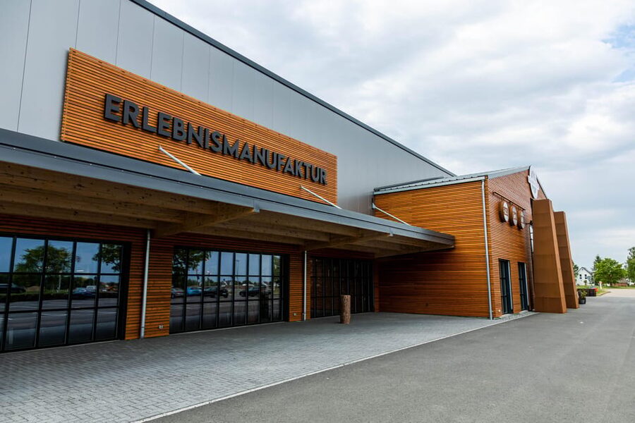 Distillery tour with guide! - Inside the MÆNNERHOBBY distillery