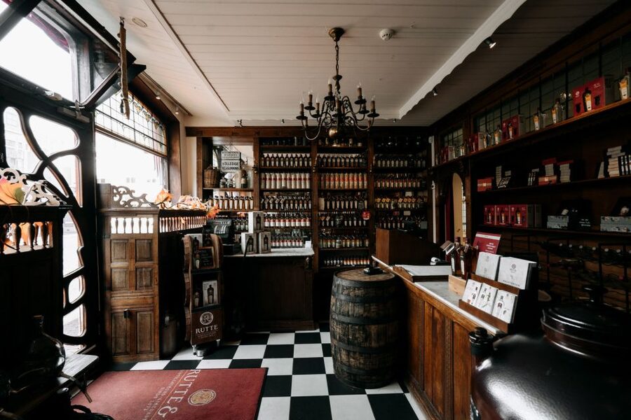 Dordrecht: Distillery Tour with Dutch Gin & Genever Tasting - Inside Rutte Distillery in Dordrecht