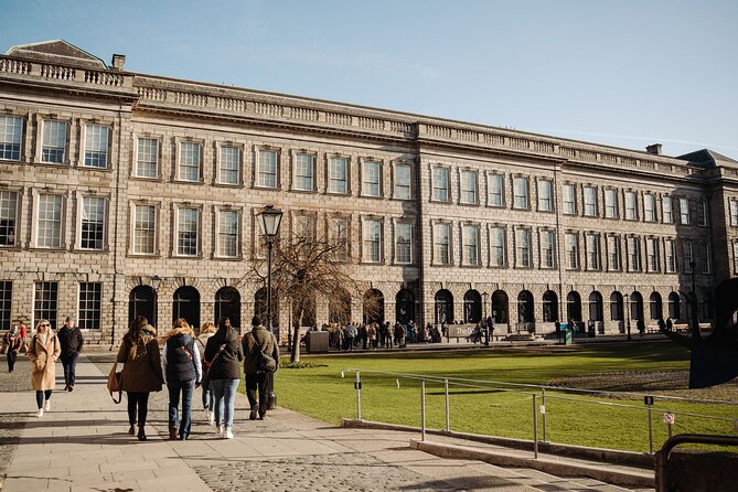 Dublin in a Day: Dublin Castle, Book of Kells, Guinness & Whiskey - The guide can make or break the day