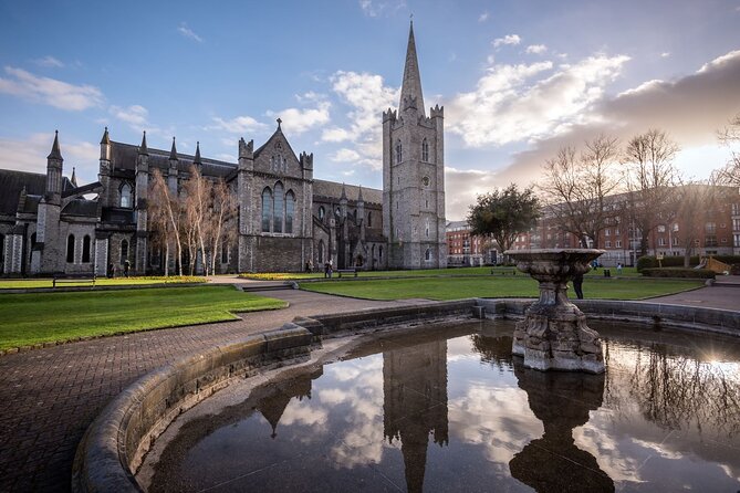 Dublin in a Day: Dublin Castle, Book of Kells, Guinness & Whiskey - Dublin Castle and the limits of the sightseeing portion