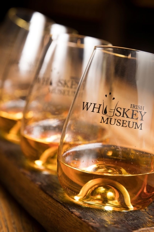 Dublin: Irish Whiskey Museum Tour and Whiskey Tasting - Four rooms, one hour, and a lot of whiskey history