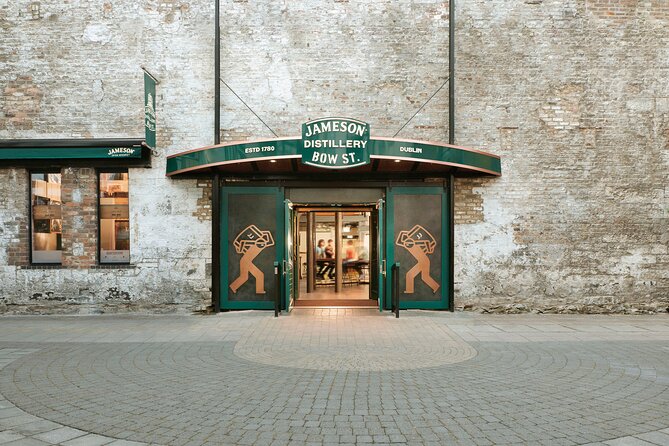 Dublin Jameson Distillery and Guinness Brewery Guided Tour - The Gravity Bar is the strongest finish