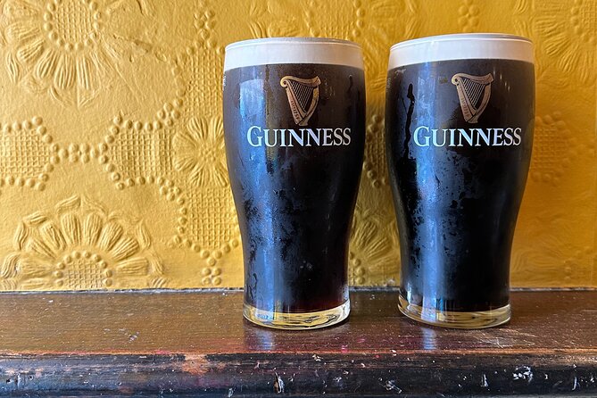 Dublin Pub Tour: Guinness Perfect Pour, Whiskey, Music and More - Starting in Temple Bar at The Old Storehouse