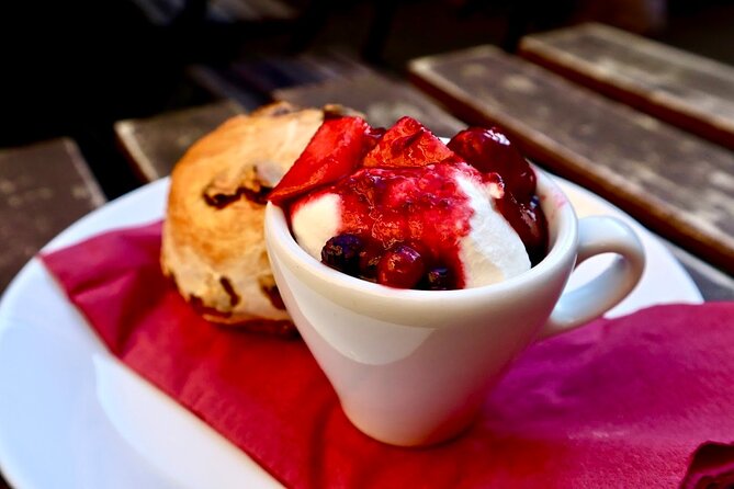 Edinburgh Food Tour with Scotch, Haggis, a Secret Dish & More - Scotch tasting with a little instruction