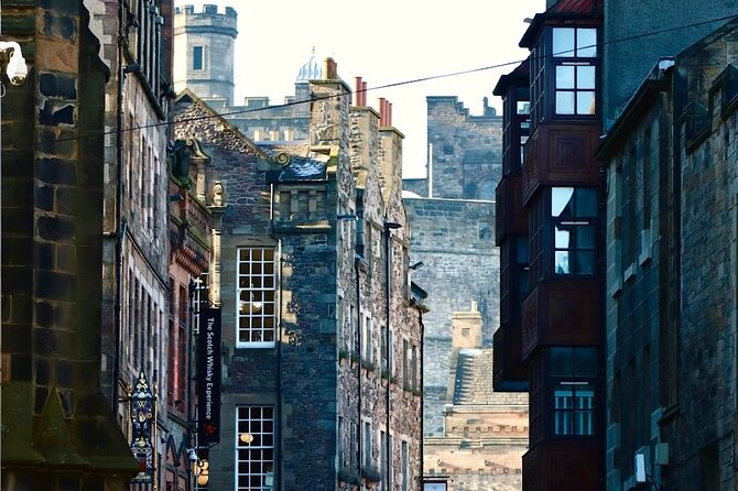 Edinburgh Food Tour with Scotch, Haggis, a Secret Dish & More - Why the guides matter so much