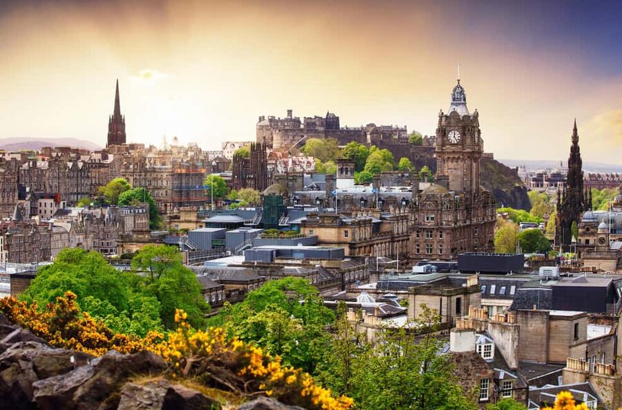Edinburgh: Food Tour with Scotch, Haggis, Secret Dish & More - Key points at a glance