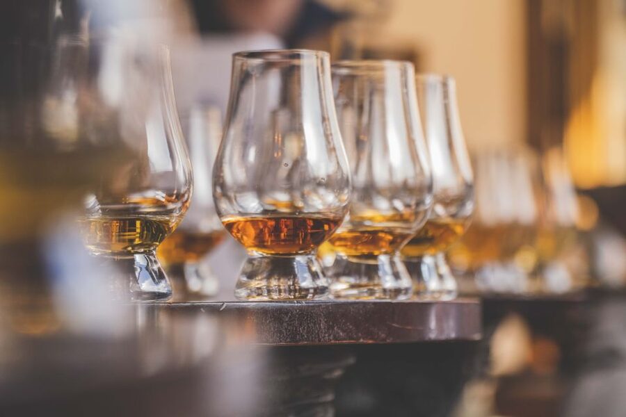Edinburgh: Guided Whisky Tasting & Walking Tour - A history lesson beyond the whisky bottle