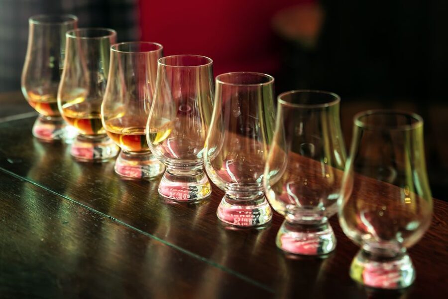 Edinburgh: Guided Whisky Tasting & Walking Tour - Timing, cancellation, and the return to The Barony Bar