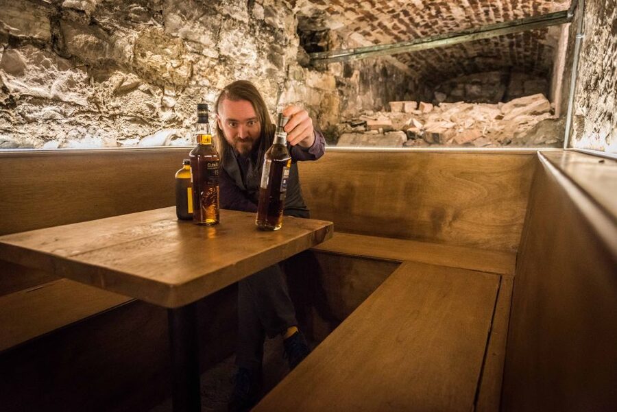 Edinburgh: Harry Potter Walking Tour and Whisky Tasting - Waverley Station and Edinburgh New Town