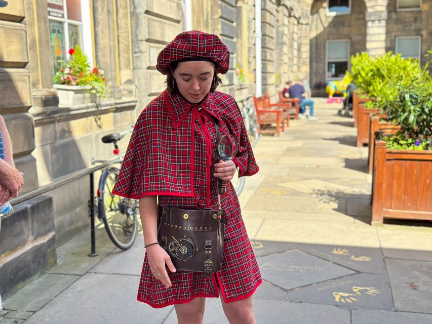 Edinburgh: Historical Gems Tour with Whisky & Local Flavours - How much value you get for $53