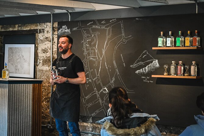 Edinburgh: Holyrood Distillery Whisky and Gin Tour & Tasting - What happens during the one-hour visit