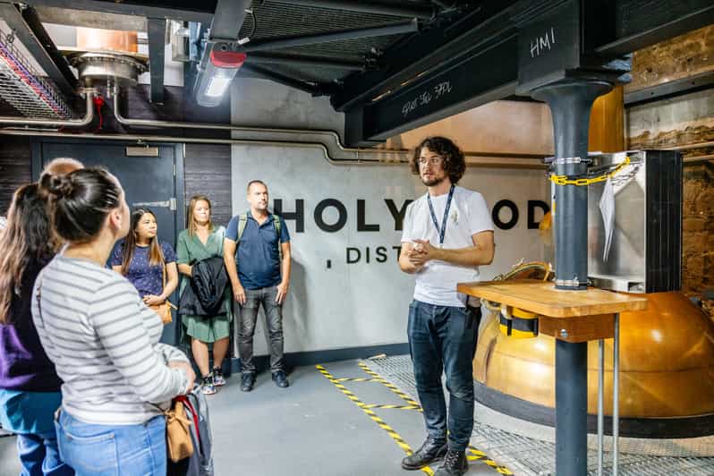 Edinburgh: Holyrood Distillery Whisky & Gin Tour - The cask room and the role of oak