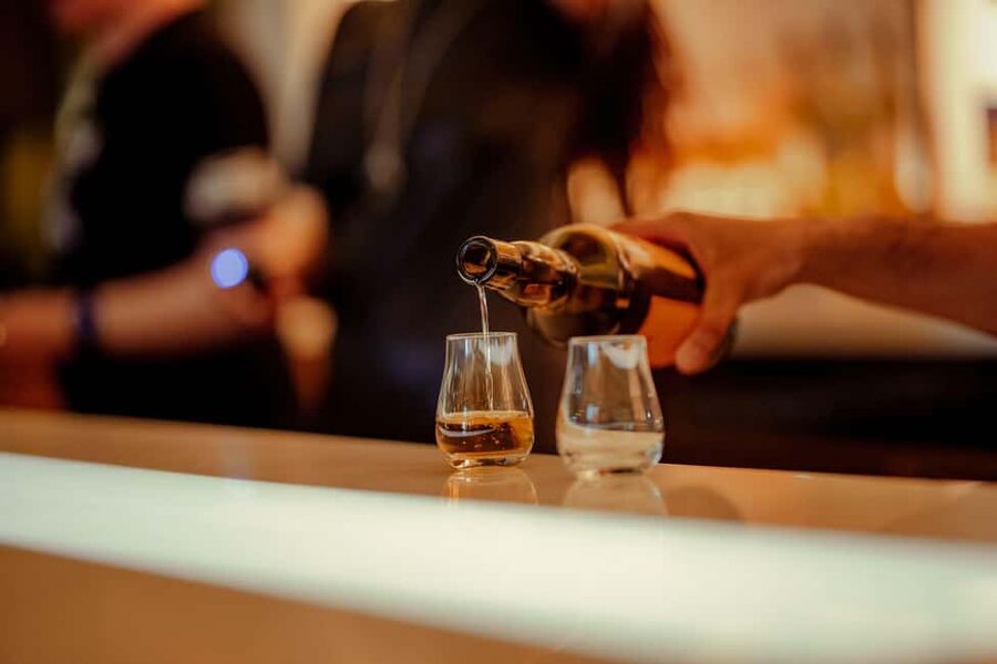 Edinburgh: Johnnie Walker Whisky Explorers Guided Tasting - The rare lowland grain whisky