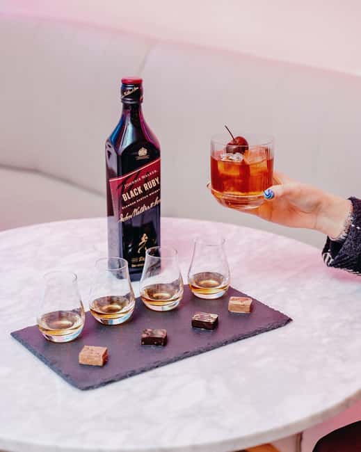Edinburgh: Luxury Whisky & Scottish Chocolate Tasting - Four whiskies, four different points of comparison
