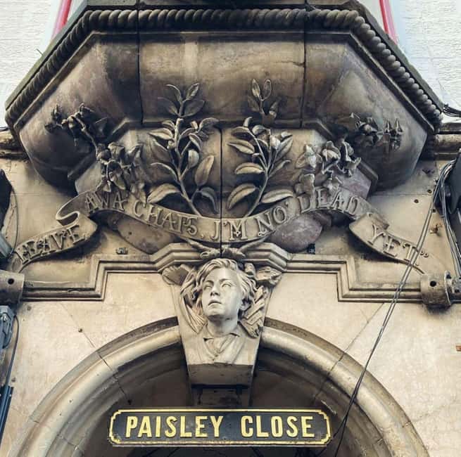 Edinburgh: Old Town guided walk with a free whisky included - Grassmarket and the city’s harder stories