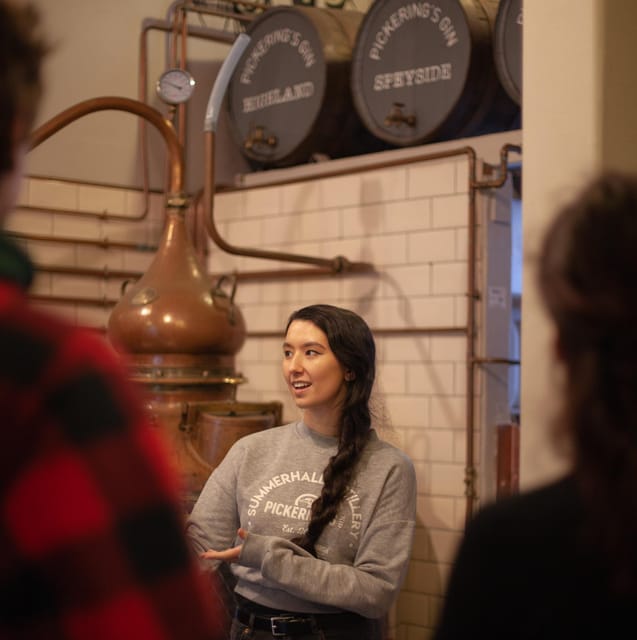 Edinburgh: Pickering's Gin Jolly Tour (Distillery & Tasting) - Starting with a gin and tonic in the Old Workshop
