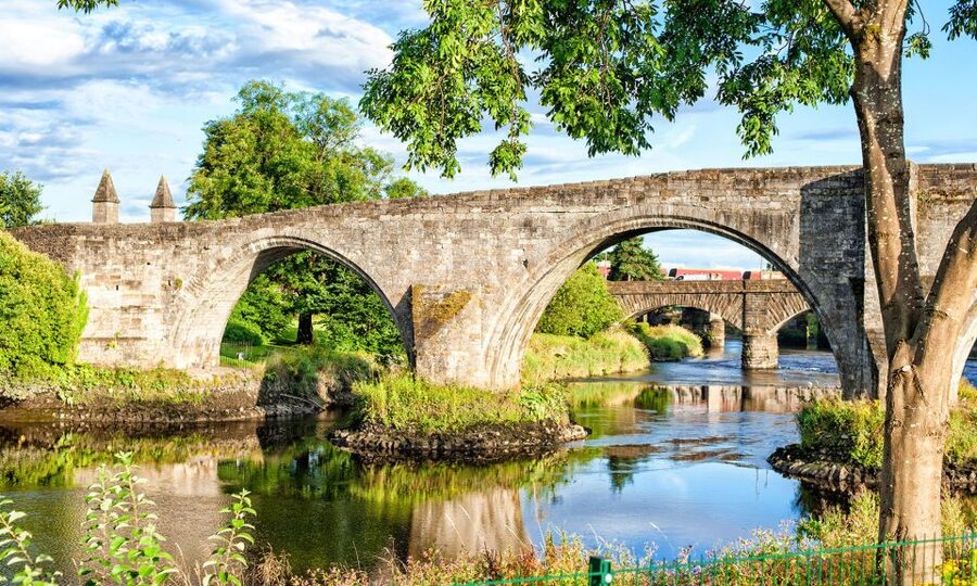 Edinburgh: Stirling, Whisky and St Andrews Tour in Spanish - The guide can make or break the day