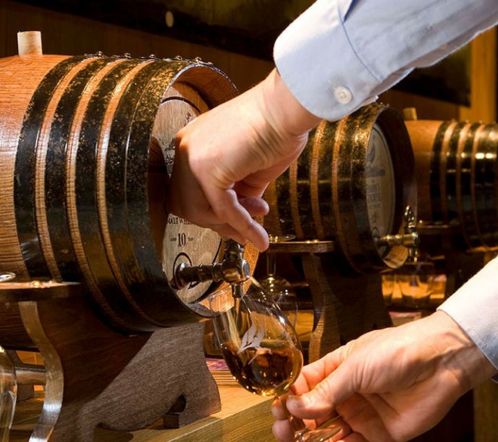 Edinburgh: Stirling, Whisky and St Andrews Tour in Spanish - Who should book this Spanish tour?