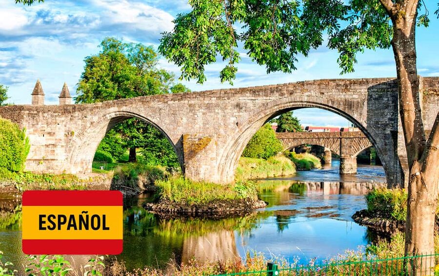 Edinburgh: Stirling, Whisky and St Andrews Tour in Spanish - The road east into Fife