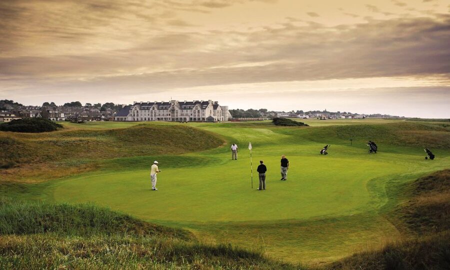 Edinburgh: Stirling, Whisky & St Andrews Tour in Italian - Who should book this tour?