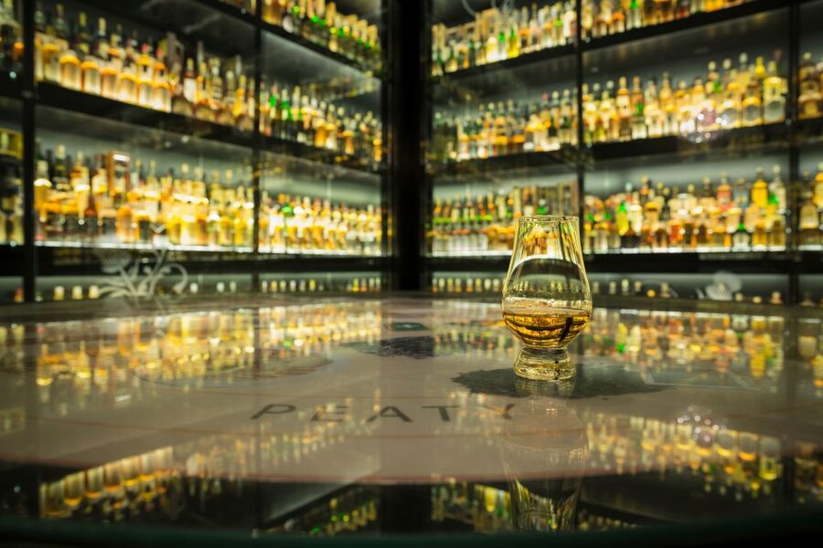 Edinburgh: The Scotch Whisky Experience Tour and Tasting - Location, timing, and practical advice