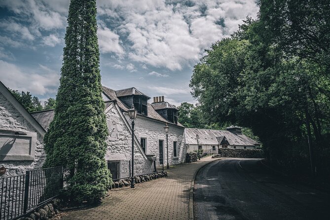 Edinburgh: The Ultimate Whisky Experience Tour - Dewar’s Aberfeldy: a polished first taste of whisky making