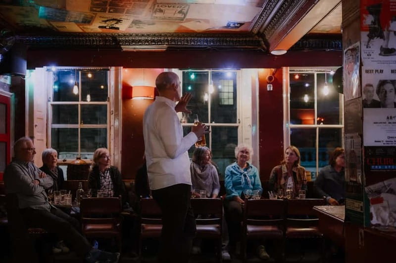 Edinburgh: Whisky Tasting and Storytelling in a Historic Pub - A closer look at the storytelling style