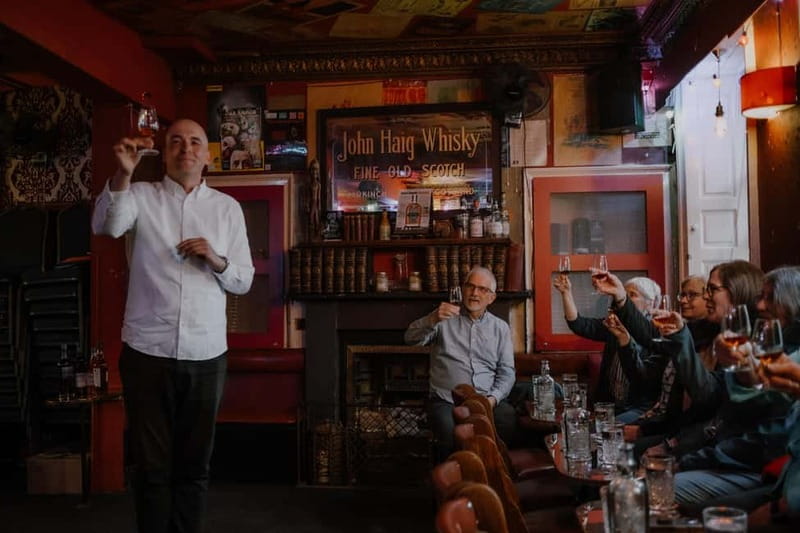 Edinburgh: Whisky Tasting and Storytelling in a Historic Pub - The opening story: how Scotch became Scotch
