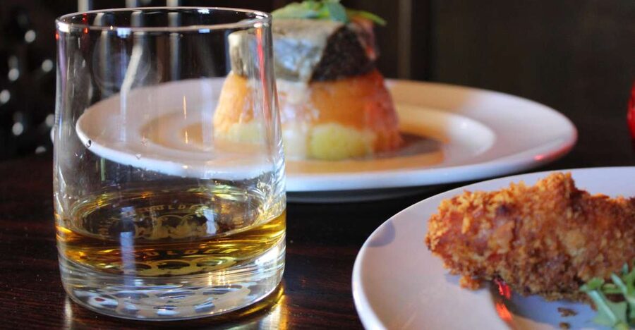 Edinburgh: Whisky Tasting in one of the oldest pubs - What happens during the 45-minute tasting