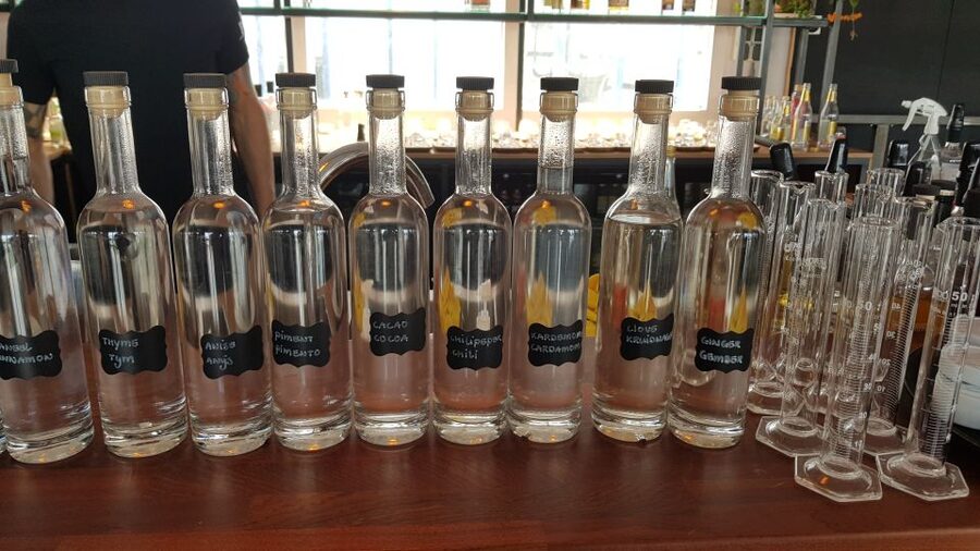 Eindhoven: Bottle Distillery Tour and Tasting Experience - The copper still is the star of the room