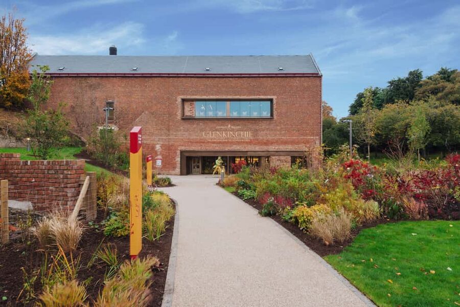 From Edinburgh: Glenkinchie Distillery Tour & Whisky Tasting - Seeing how barley becomes whisky