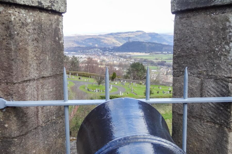 From Edinburgh: Stirling Castle, Loch Lomond & Whisky Tour - Stirling Castle and the old city