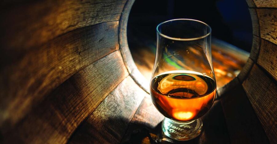 From Glasgow: Whisky and Loch Lomond Tour with Admissions - Balloch and Loch Lomond: A Useful Midday Break