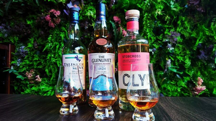 Glasgow: Haggis Tasting with a Dram of Scottish Whisky - A short stop on one of Glasgow’s original streets
