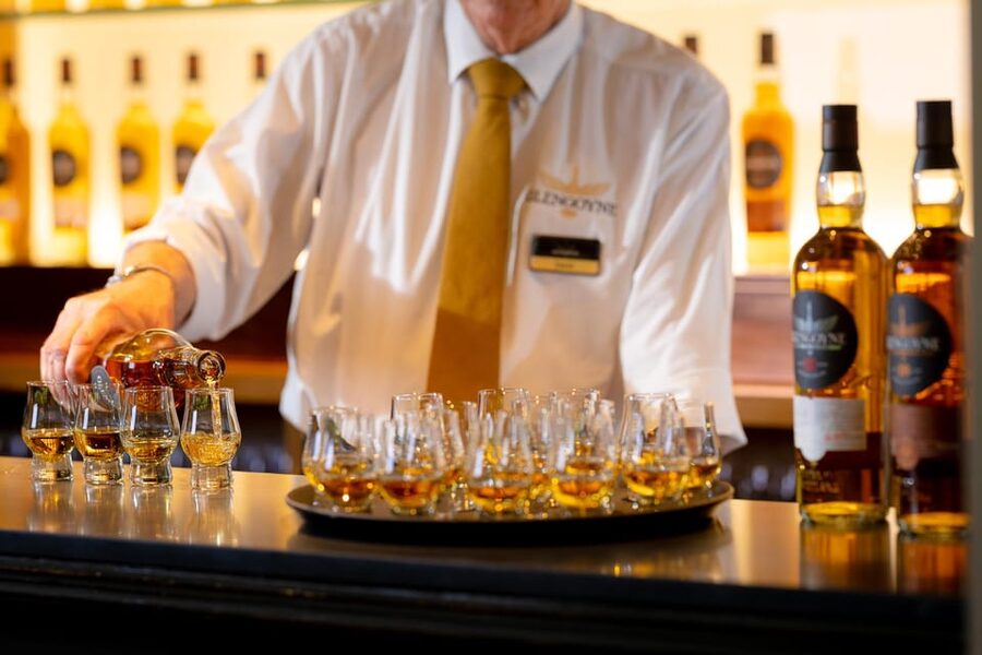 Glasgow: Secrets & Summer Serves at Glengoyne Distillery - Arriving at Glengoyne Distillery