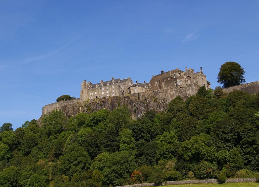 Glasgow: Stirling Castle, Loch Lomond Walk, and Whisky Tour - Starting at Buchanan Bus Station