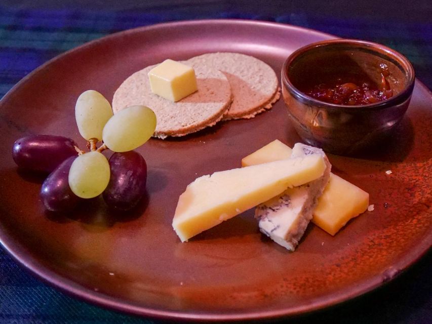 Glasgow: Whisky tasting and Scottish Cheeseboard - Staff, group style, and comfort