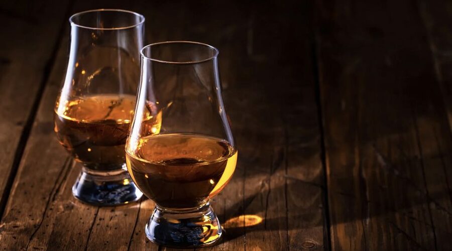 Haggis paired with whisky & gins in 56 North distillery! - Who will enjoy this experience most?